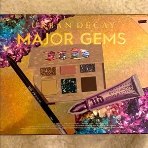NWT Urban Decay Major Jems makeup set